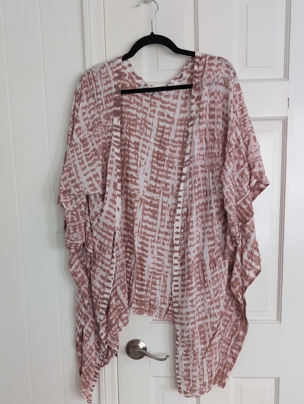 Tiare Hawaii Dusty Rose and White Printed Open-Front Kimono